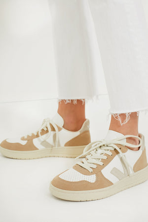 Extra White Natural Sahara V-10 Sneakers